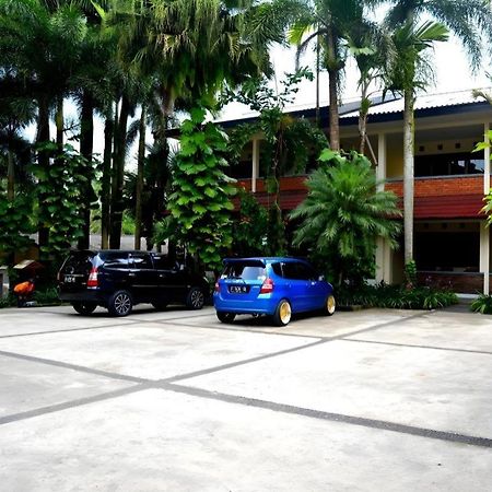 Augusta Sukabumi Hotel Exterior photo